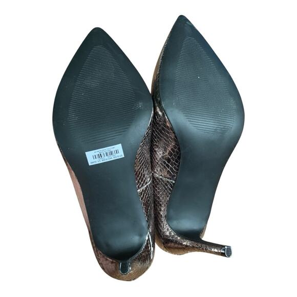 Torrid size 8.5 pewter silver pointed toe pumps silver heels snakeskin texture - Picture 10 of 12